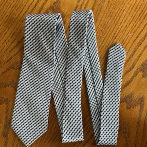 BRUNO PIATTELLI ROMA SILK TIE| BLACK & GRAY GEOMETRIC| HANDMADE|CLASSIC ELEGANCE - Picture 3 of 4